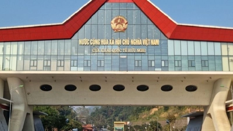  Cửa khẩu Hữu Nghị là một trong những cửa khẩu quốc tế quan trọng 