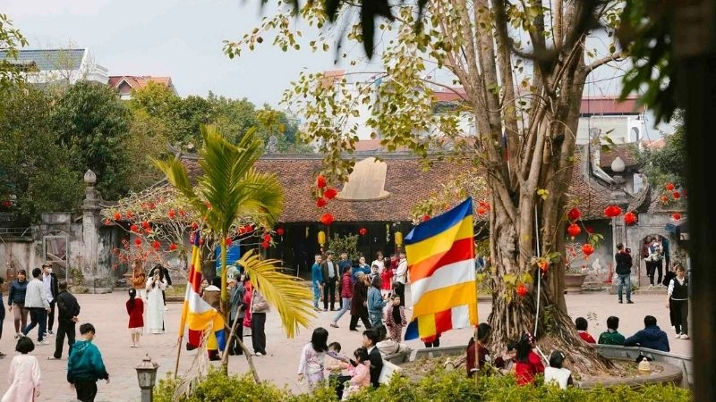 Tĩnh lặng lòng người tại Chùa Chuông thanh tịnh