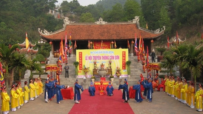 Côn Sơn Kiếp Bạc hành hương trong không gian thiêng