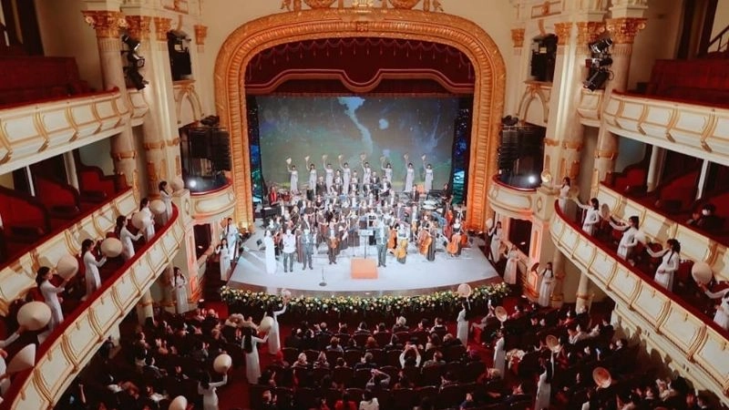 Khám phá vẻ lộng lẫy Nhà hát lớn Hải Phòng
