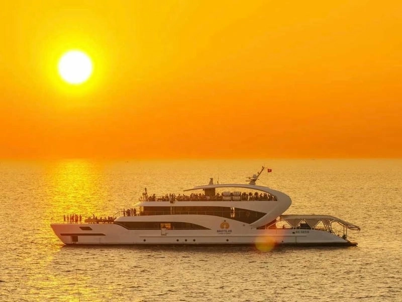 Du thuyền Phú Quốc ngắm hoàng hôn trên biển