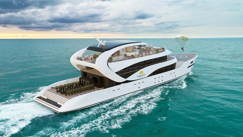 Du thuyền Phú Quốc lướt qua biển xanh biếc