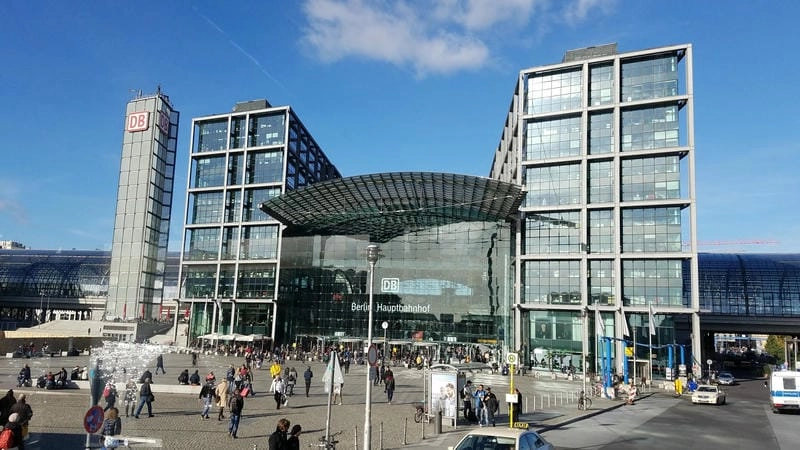 Khám phá ảnh Ga Trung tâm Berlin Hauptbahnhof ấn tượng nhất