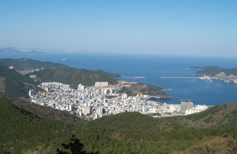 Hòa mình vào làn nước mát của Geoje Island