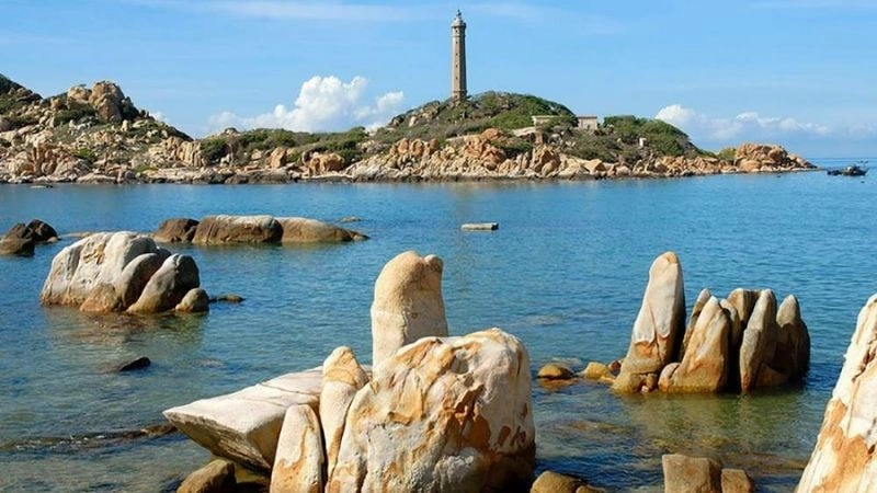 Đảo Kê Gà hoang sơ giữa biển khơi lộng gió