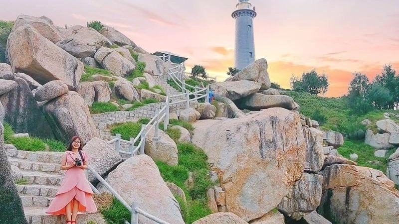 Hải đăng Mũi Điện Phú Yên ảnh ghi dấu vẻ uy nghi