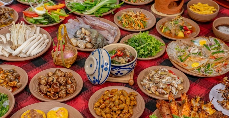 Thưởng thức Hải sản Phú Yên với món sò huyết Ô Loan