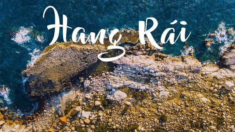 Hang Rái nằm ở phía Nam Vườn quốc gia Núi Chúa
