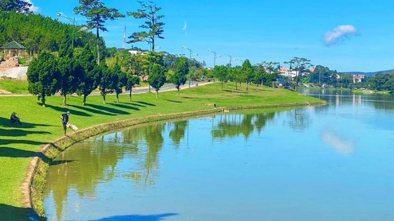 Cảnh quan Hồ Xuân Hương hữu tình say đắm