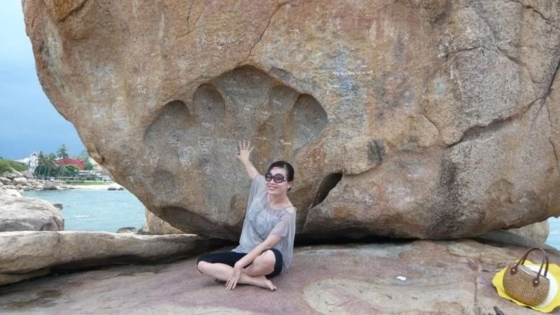 Khám phá Hòn Chồng Hòn Vợ hành trình hấp dẫn