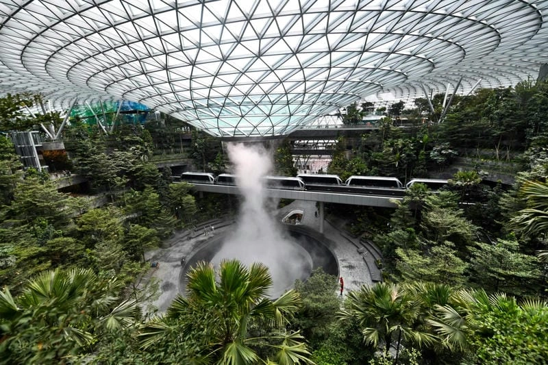 Thác Rain Vortex – thác nước trong nhà lớn nhất thế giới tại Changi