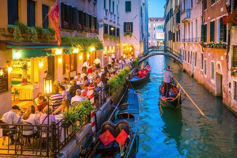 Lưu giữ khoảnh khắc vàng tại kênh đào Venice