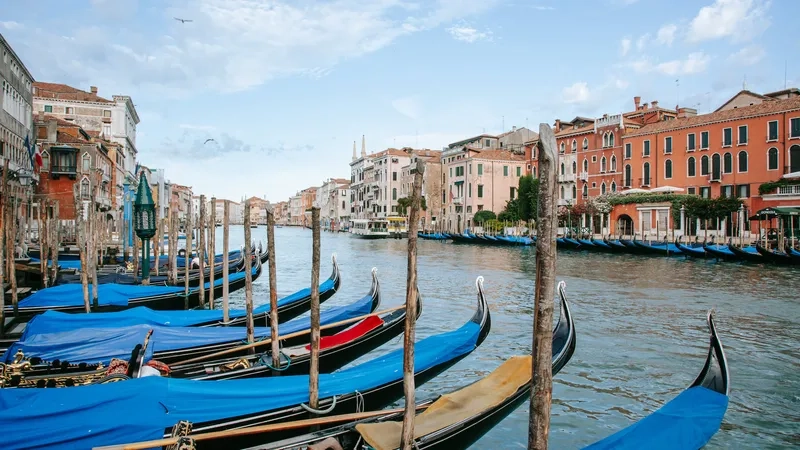 Sắc màu rực rỡ bên kênh đào Venice