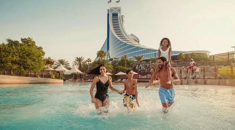 Trải nghiệm sang trọng tại Khách sạn Jumeirah Beach