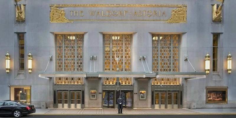 Trải nghiệm Hồ bơi Waldorf Astoria Chicago chuẩn 5 sao