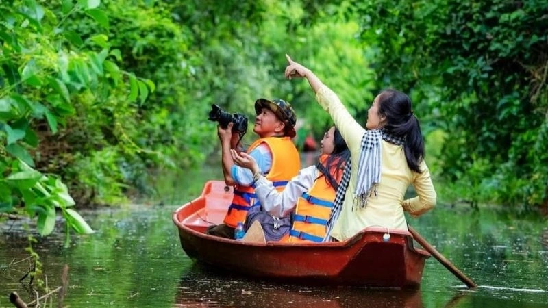 Miền Tây sông nước níu chân bao du khách