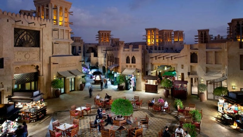 Giải trí tại Khu phố chợ Souk Madinat Jumeirah hấp dẫn