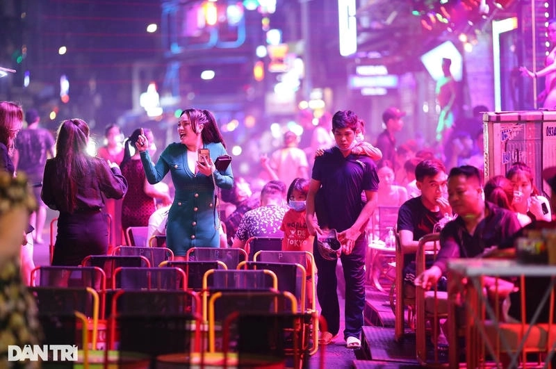 Khu phố Tây Bùi Viện TP.HCM nhộn nhịp du khách