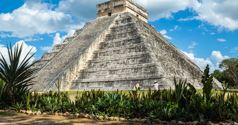 Ngắm nhìn Đền Kukulcan Chichen Itza tráng lệ