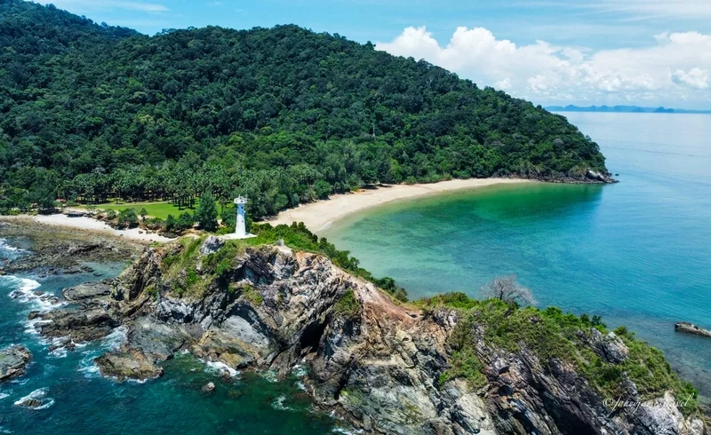 Koh Lanta thu hút du khách bởi không khí yên bình