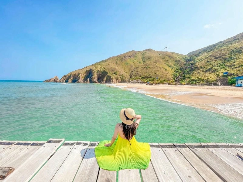 Kỳ Co Quy Nhơn ảnh với bãi biển xanh ngọc tuyệt đẹp
