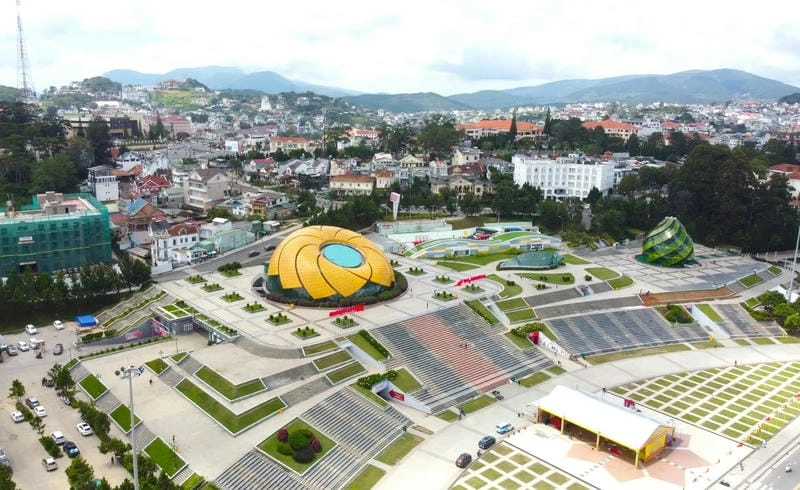 Khí hậu mát mẻ Lâm Đồng cùng nắng vàng dịu nhẹ