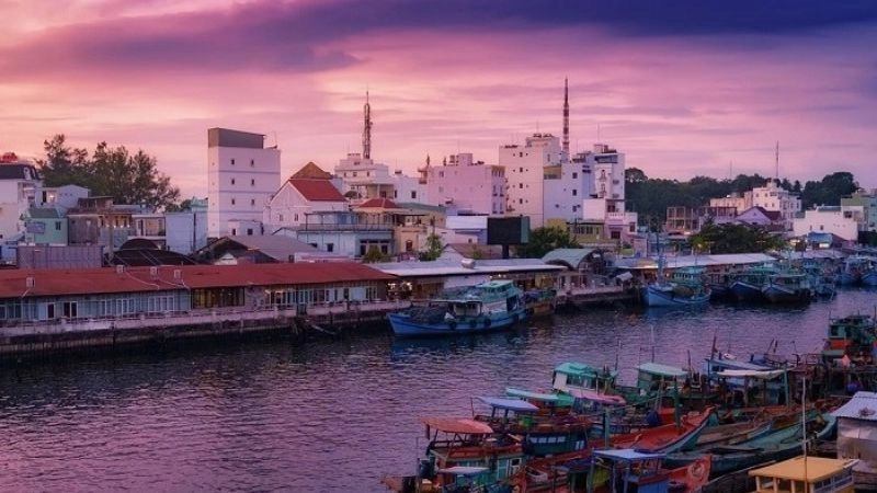 Cách di chuyển đến làng chài Hàm Ninh