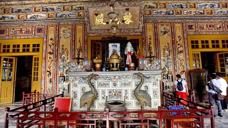 Bình yên Lăng Khải Định giữa đất trời cố đô