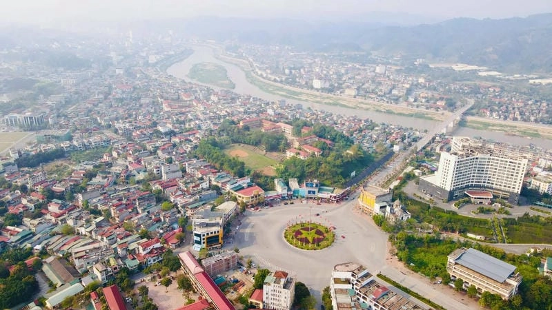 Lào Cai nổi bật với cảnh quan núi non hùng vĩ