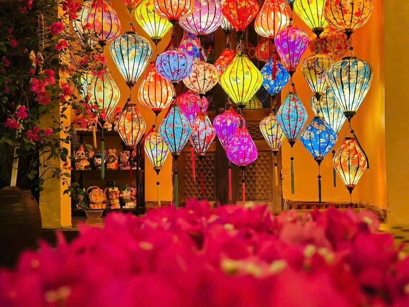 Lễ hội đèn lồng Hội An rực rỡ sắc màu