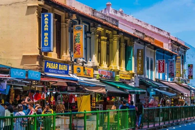 Little India rực rỡ sắc màu trong ánh nắng vàng
