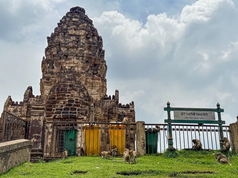 Lopburi là một tỉnh nằm ở miền trung Thái Lan