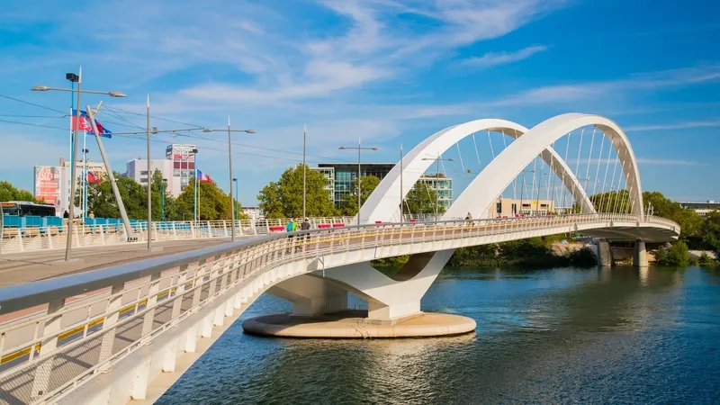 Lịch sử hình thành và phát triển của Lyon