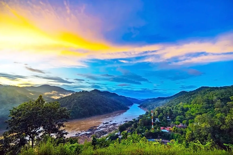 Khung cảnh núi rừng hùng vĩ ở Mae Sariang