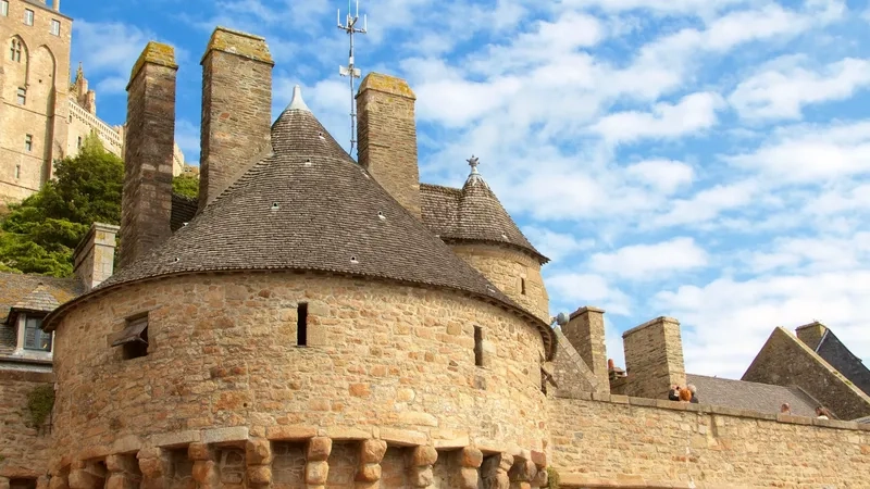 Khung cảnh tuyệt đẹp của cung điện Mont Saint-Michel 