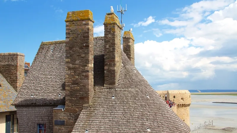 Kiến trúc độc đáo của cung điện Mont Saint-Michel khiến ai cũng say mê
