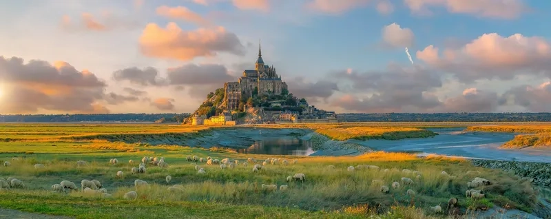 Cung điện Mont Saint-Michel là điểm đến không thể bỏ qua khi đến Pháp