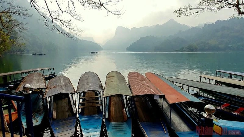 Say đắm khung cảnh Ba Bể thơ mộng