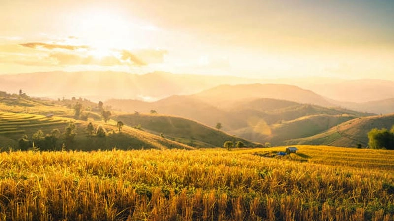 Lung linh sắc trời hoàng hôn Mù Cang Chải