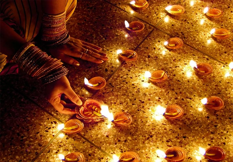 Ảnh Diwali Ấn Độ rực rỡ sắc màu và ấm áp