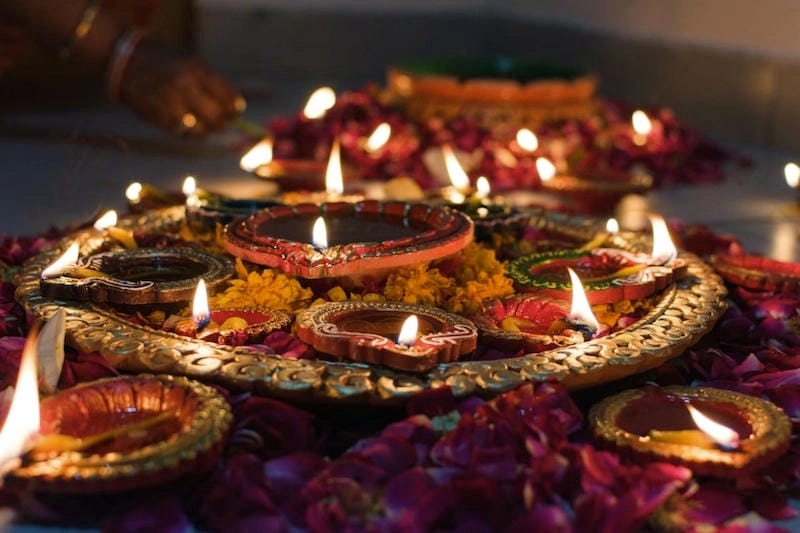 Diwali ánh sáng và tràn đầy niềm vui