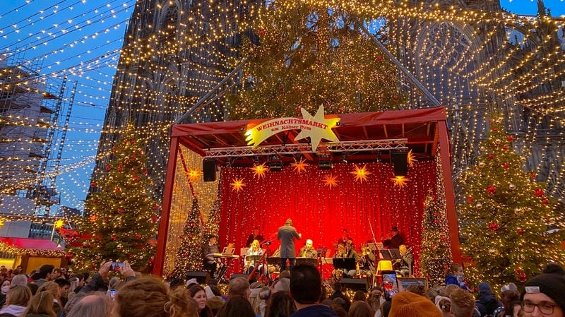 Bình minh Giáng sinh báo hiệu một ngày lễ ấm áp