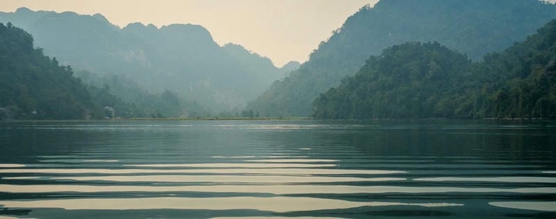 Bắc Kạn thơ mộng mùa đông sương mù lãng đãng quyến rũ