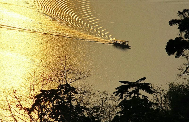 Hoàng hôn Bắc Kạn mùa đông nhuốm sắc vàng ấm áp tuyệt đẹp