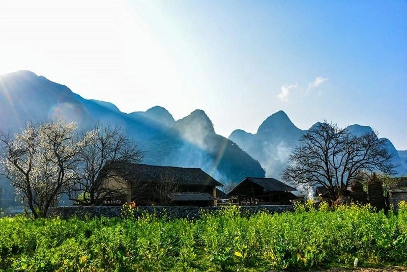Hùng vĩ và quyến rũ với núi non Hà Giang