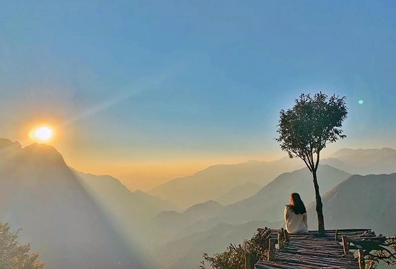 Màu tím cam dịu dàng từ hoàng hôn Mộc Châu giữa khung trời đông