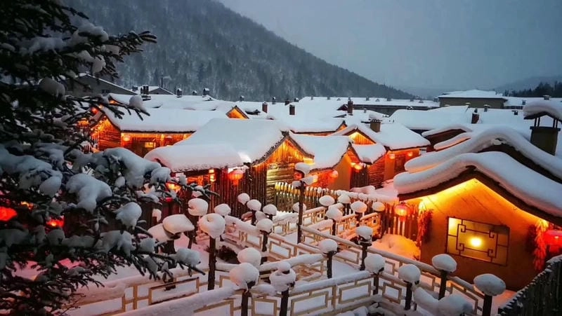 Mùa đông về đêm ở Chamonix lung linh huyền ảo