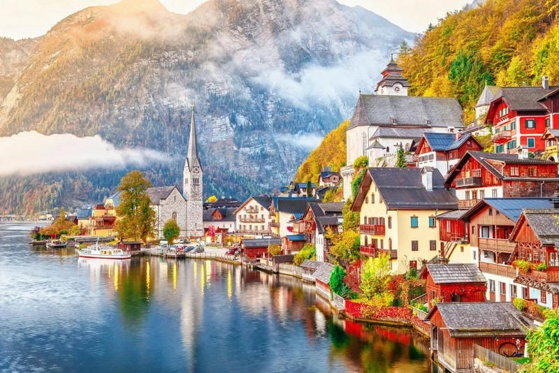 Sương mù mùa đông ở Hallstatt huyền ảo