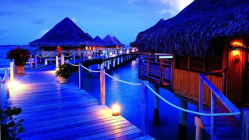Mùa hè về đêm ở Bora Bora lung linh và thơ mộng