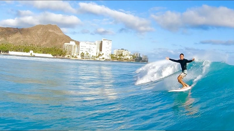Lướt sóng Waikiki thật sảng khoái